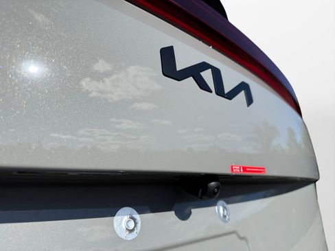 New 2026 Kia Carnival SX w/ SX Dark Edition Package FWD image 17
