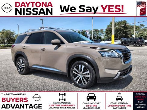 Used 2023 Nissan Pathfinder Platinum AWD/4WD image 1