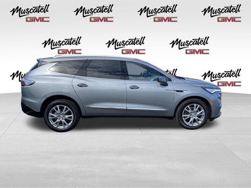 Used 2024 Buick Enclave Essence w/ Experience Buick Package AWD/4WD image 8
