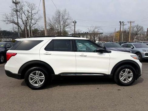 Certified 2022 Ford Explorer XLT AWD/4WD image 8