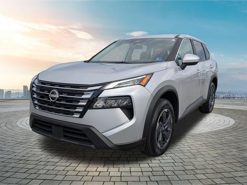 Certified 2025 Nissan Rogue SV FWD image 9