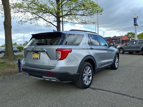 Certified 2024 Ford Explorer XLT w/ Equipment Group 202A AWD/4WD image 6