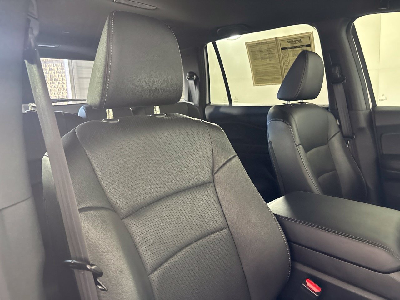 Used 2025 Honda Passport EX-L image 31