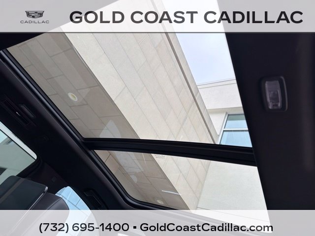 Used 2024 Cadillac Escalade Premium Luxury AWD/4WD image 13