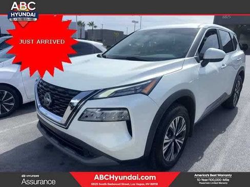 Used 2023 Nissan Rogue SV image 5