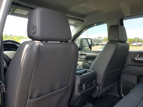Used 2025 Chevrolet Silverado 2500 LT w/ Trail Boss Package AWD/4WD image 29