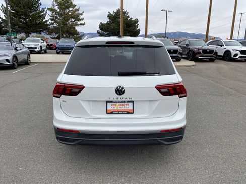 Certified 2023 Volkswagen Tiguan SE FWD image 43