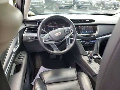 Used 2017 Cadillac XT5 Luxury AWD/4WD image 9