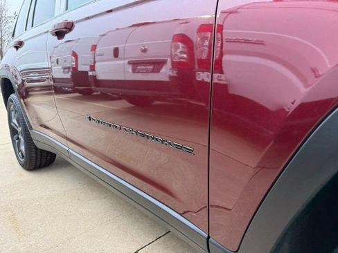 New 2025 Jeep Grand Cherokee Limited AWD/4WD image 5
