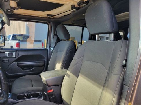Used 2020 Jeep Wrangler Unlimited Sport image 11
