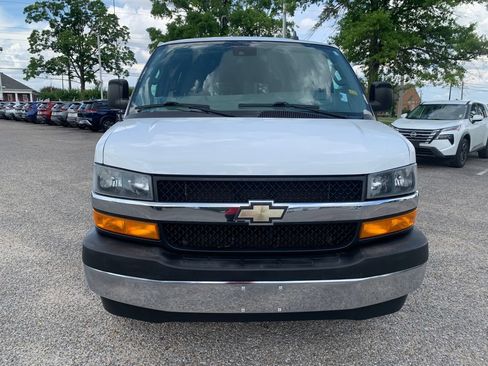 Used 2019 Chevrolet Express 3500 LT w/ LT Preferred Equipment Group RWD image 3