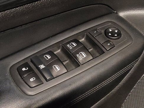 Used 2020 Jeep Grand Cherokee Altitude image 27