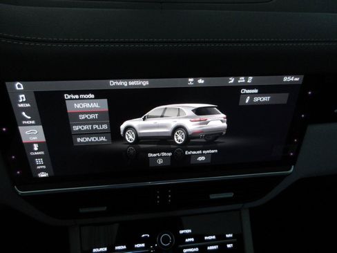 Used 2021 Porsche Cayenne S AWD/4WD image 56
