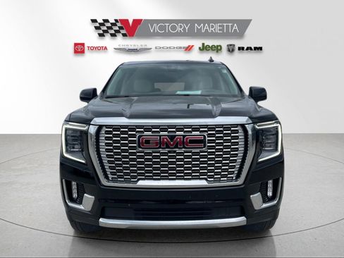 Used 2021 GMC Yukon XL Denali w/ Denali Premium Package AWD/4WD image 8