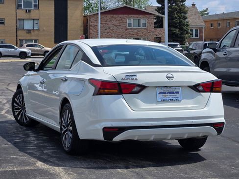 Used 2025 Nissan Altima 2.5 SV FWD image 13