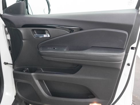 Used 2020 Honda Ridgeline RTL-E image 12