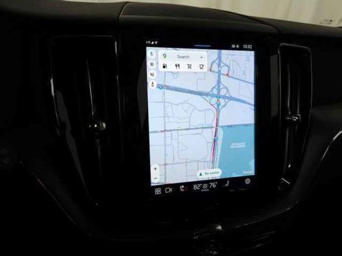 Certified 2025 Volvo XC60 B5 Core image 24