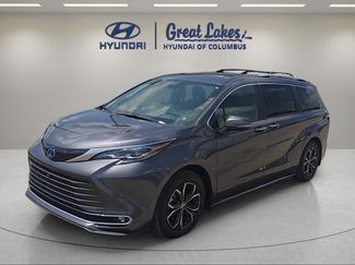 Used 2025 Toyota Sienna Platinum AWD/4WD video 1