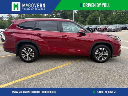 Used 2023 Toyota Highlander XLE AWD/4WD image 7