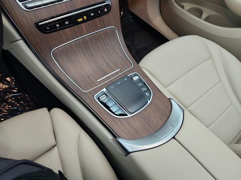 Used 2022 Mercedes-Benz GLC 300 image 13