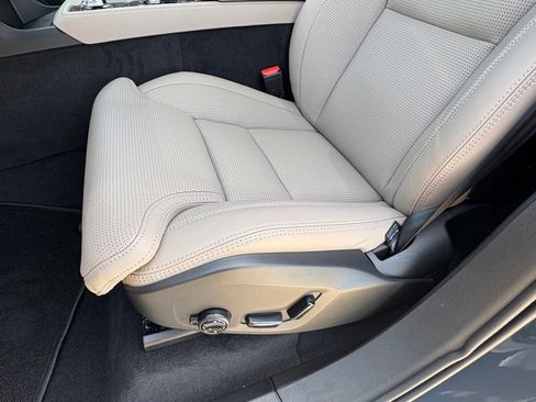 New 2026 Volvo XC90 B5 Ultra w/ Lounge Package image 18