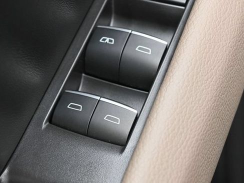 Used 2025 GMC Canyon Denali w/ LPO, Denali Black Edition AWD/4WD image 13