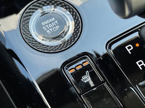 New 2025 Kia Niro EX Touring image 16