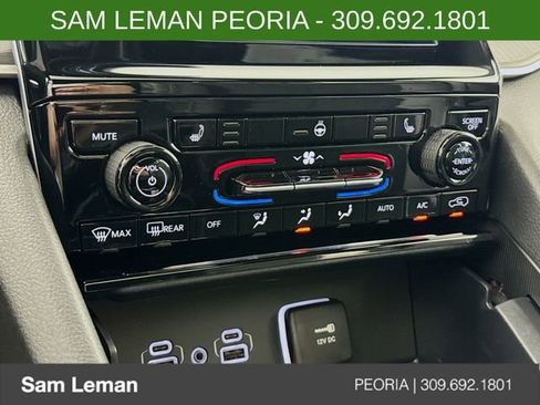 New 2025 Jeep Grand Cherokee Altitude image 16