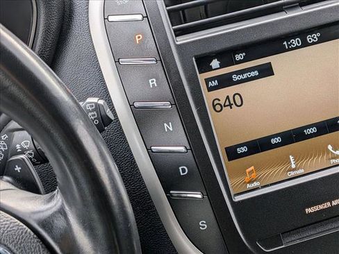 Used 2019 Lincoln MKC Select image 12