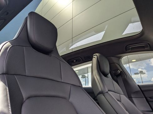 New 2024 Porsche Taycan 4S image 25