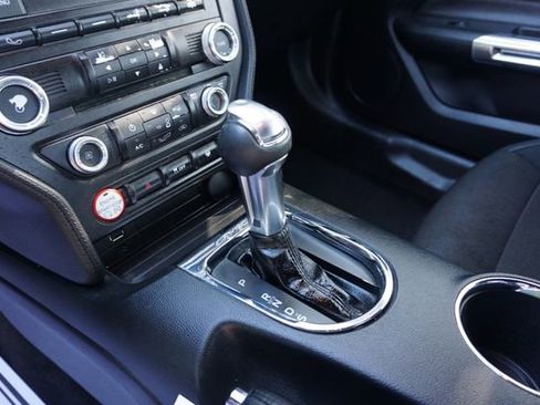 Used 2016 Ford Mustang Convertible image 8