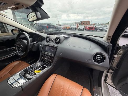 Used 2016 Jaguar XJ R-Sport AWD/4WD image 23