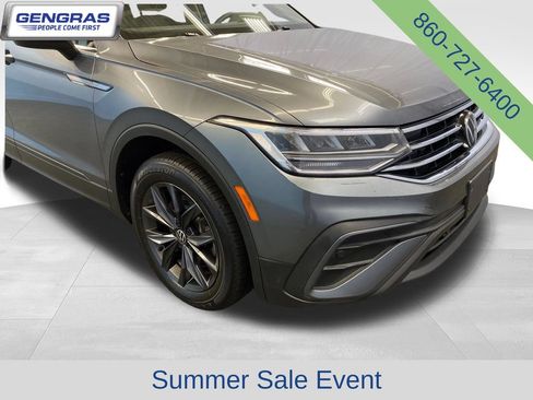 Used 2022 Volkswagen Tiguan SE AWD/4WD image 48