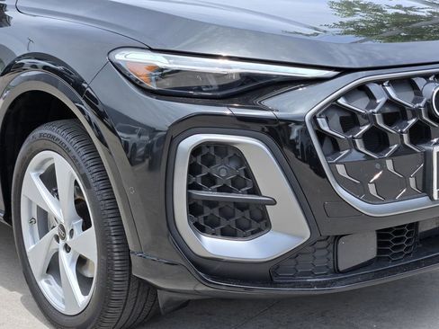 Certified 2025 Audi Q5 Premium Plus w/ Premium Plus AWD/4WD image 12