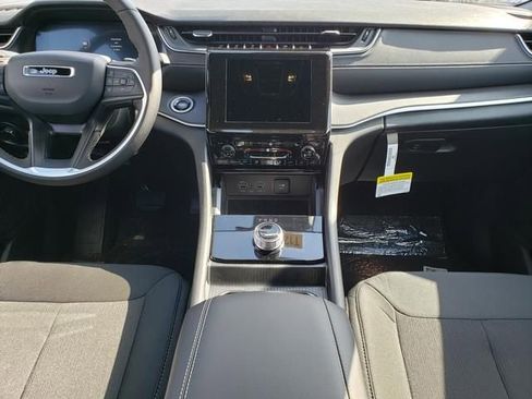 New 2026 Jeep Grand Cherokee Laredo X image 9