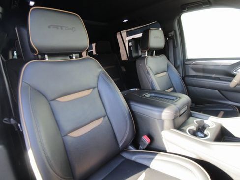 Used 2023 GMC Yukon XL AT4 w/ Technology Package image 38