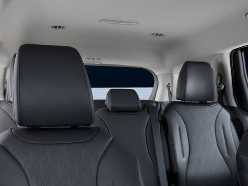 New 2026 Kia Carnival FWD image 29