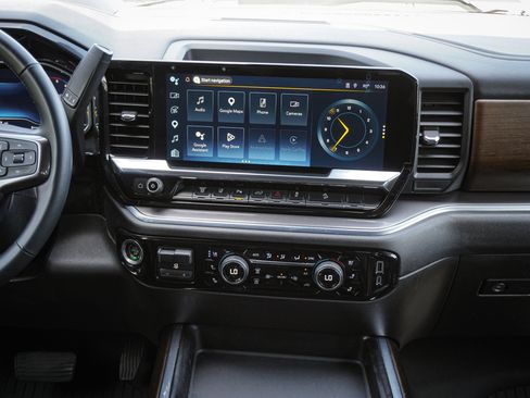 Used 2024 Chevrolet Silverado 2500 High Country w/ High Country Premium Package AWD/4WD image 28
