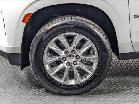 Used 2023 Chevrolet Suburban Premier image 35