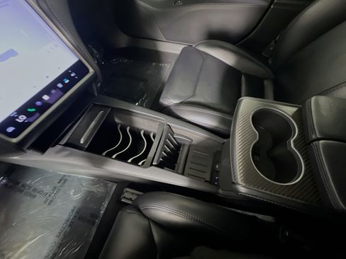 Used 2019 Tesla Model S Performance image 23