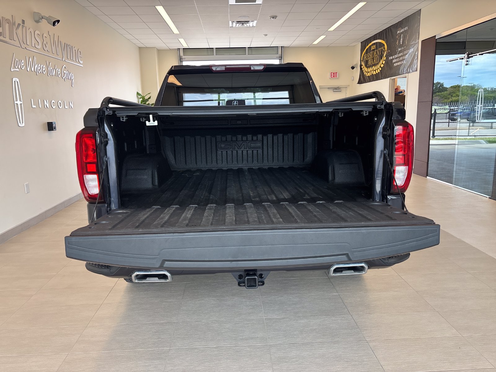 Used 2023 GMC Sierra 1500 Elevation AWD/4WD image 10