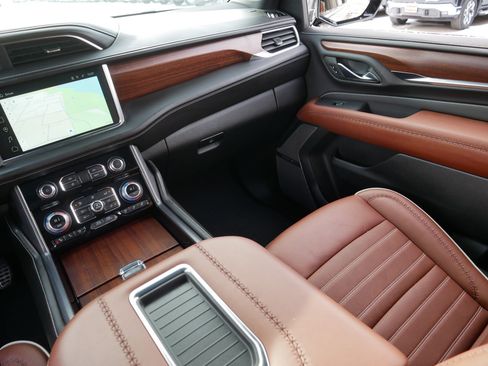 Certified 2023 GMC Yukon Denali Ultimate image 11