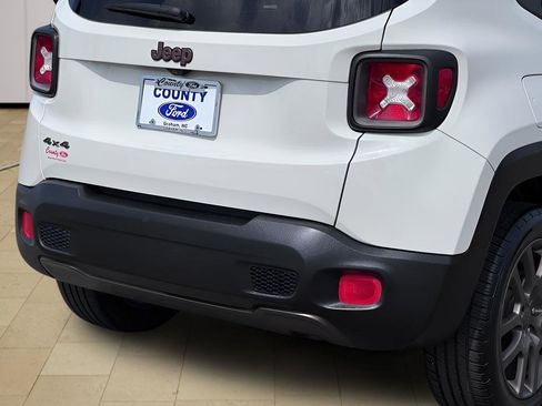 Used 2016 Jeep Renegade 75th Anniversary AWD/4WD image 38
