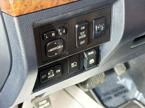 Used 2018 Toyota Tundra Platinum AWD/4WD image 10