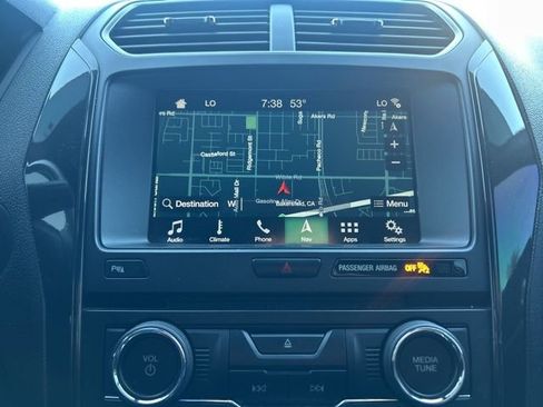 Used 2018 Ford Explorer XLT w/ Equipment Group 202A image 8