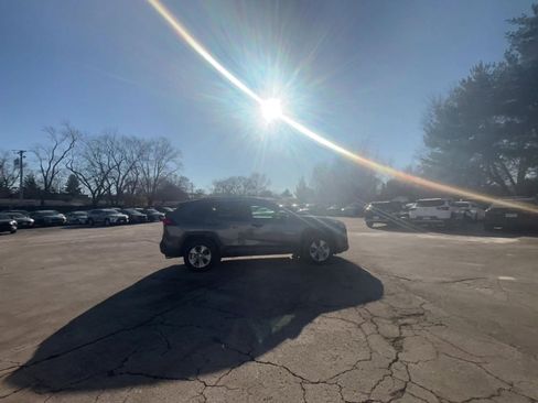 Used 2025 Toyota RAV4 XLE image 9