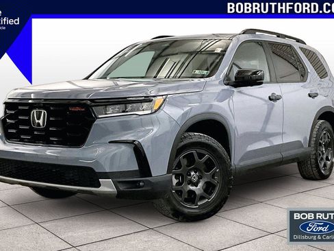 Used 2025 Honda Pilot TrailSport image 1