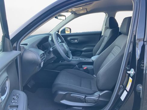 Certified 2024 Honda HR-V LX image 9