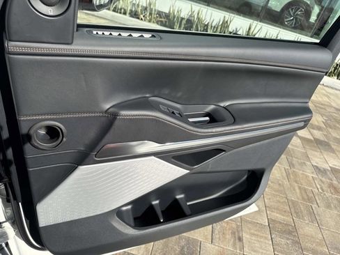 New 2025 Lincoln Navigator L Black Label image 17