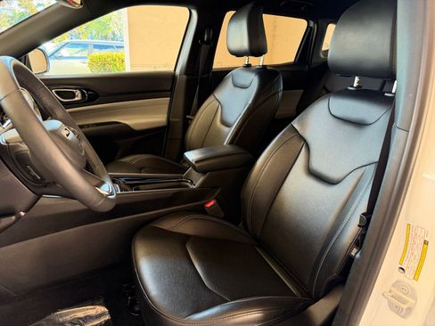 Used 2025 Jeep Compass Limited image 22